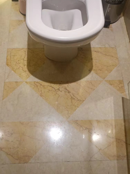 钟楼瓷砖修缮